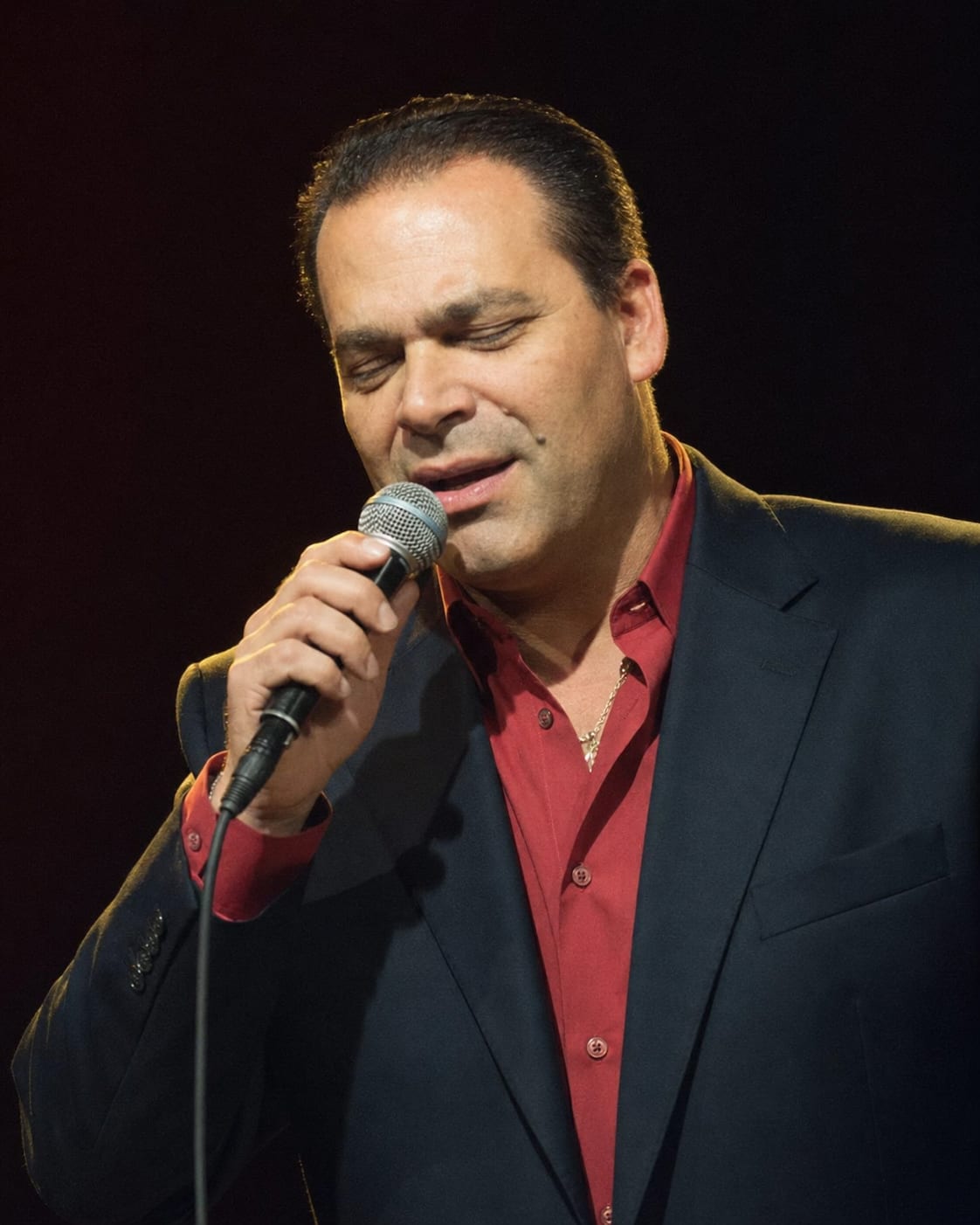 Manolo Solvy cantando en directo