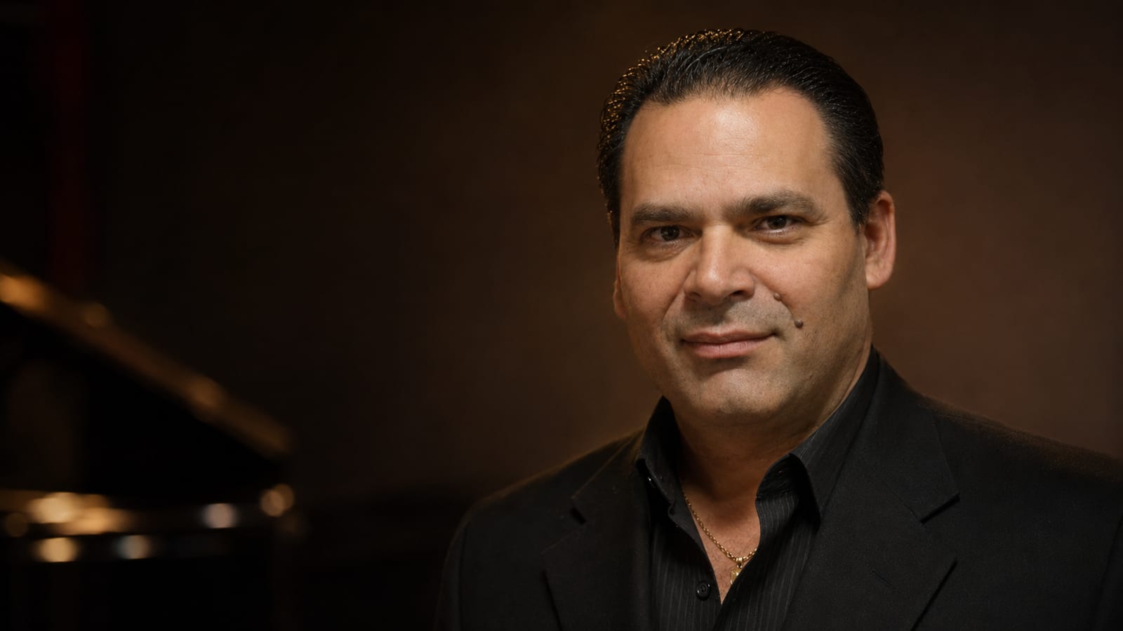 Manolo Solvy al piano
